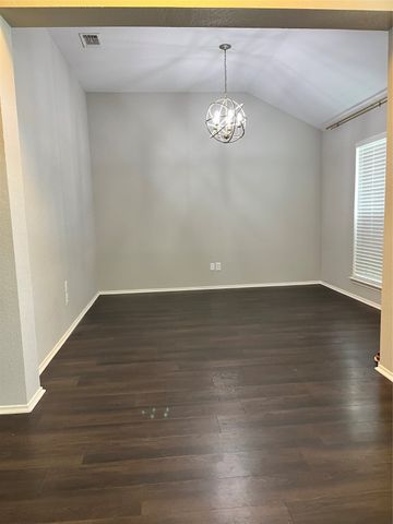 2020 Southwood Trail, Grand Prairie, TX 75052