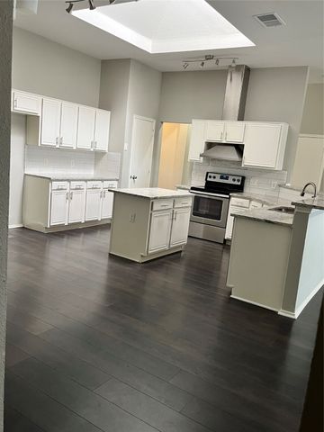 2020 Southwood Trail, Grand Prairie, TX 75052