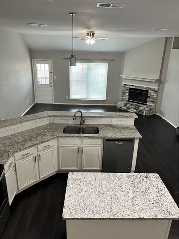 2020 Southwood Trail, Grand Prairie, TX 75052