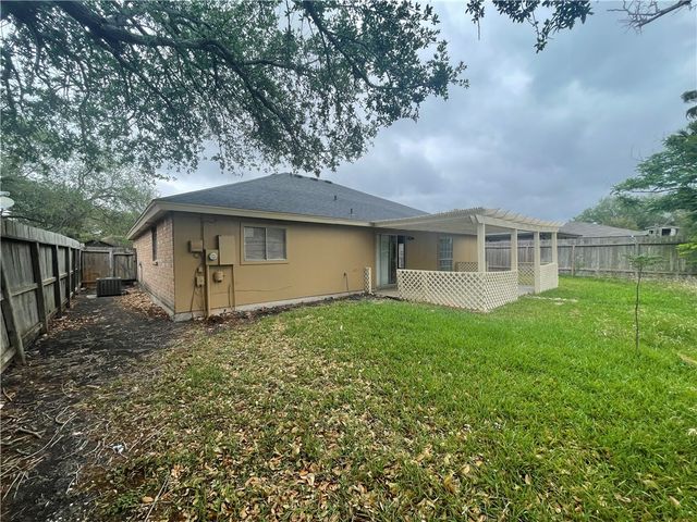 5217 Tartan Dr, Corpus Christi, TX 78413