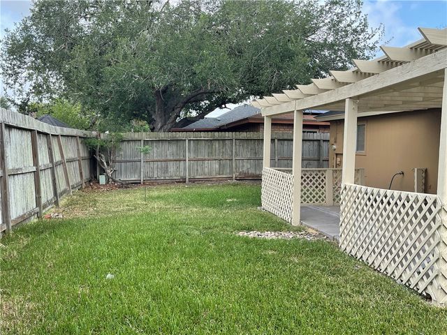 5217 Tartan Dr, Corpus Christi, TX 78413