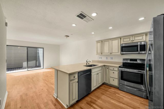 9260 Towne Centre 26, San Diego, CA 92121