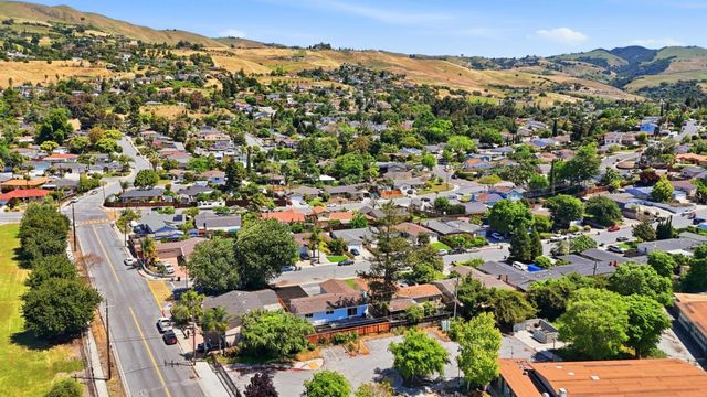 321 Mccovey Lane, San Jose, CA 95127