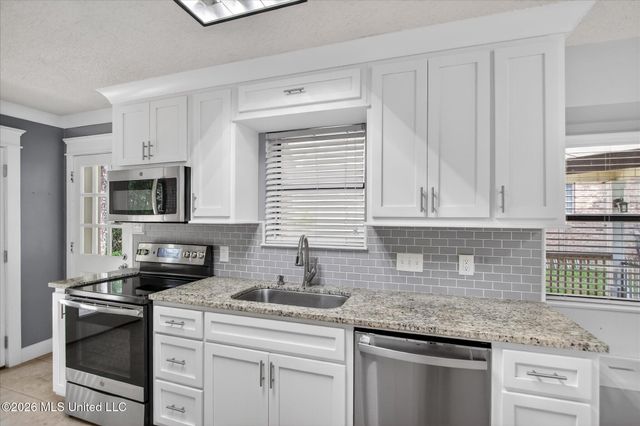 6531 Alakoko Drive, Diamondhead, MS 39525