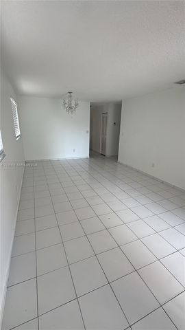 830 W 75th St 1, Hialeah, FL 33014