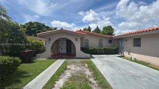 830 W 75th St 1, Hialeah, FL 33014