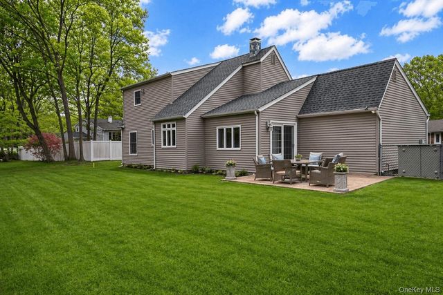 4 Summer Street, Mount Sinai, NY 11766