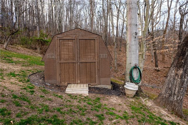 5012 Dempsey Drive, Cross Lanes, WV 25313