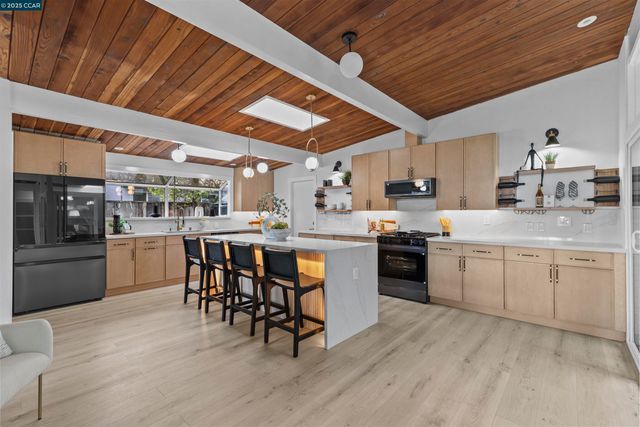 3712 Barrington Dr, Concord, CA 94518