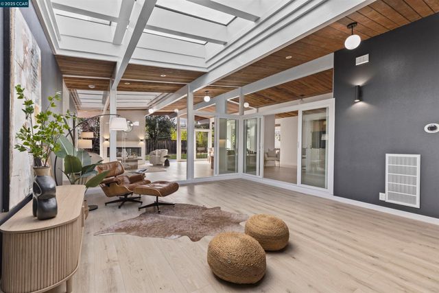 3712 Barrington Dr, Concord, CA 94518