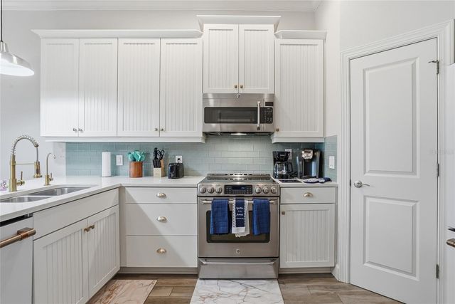 3162 MOORINGS DRIVE, St Petersburg, FL 33712