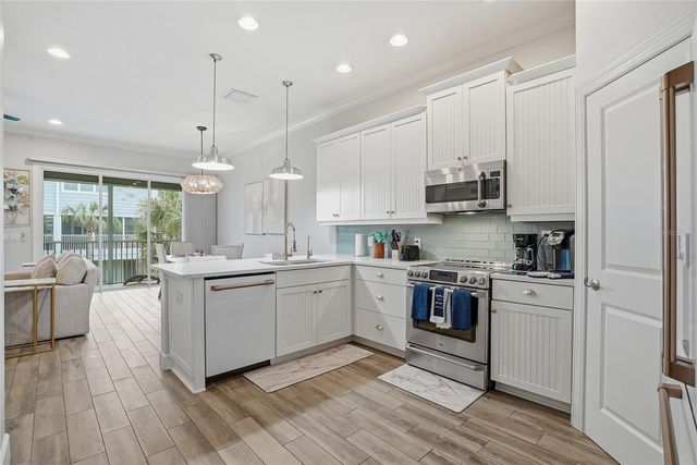 3162 MOORINGS DRIVE, St Petersburg, FL 33712