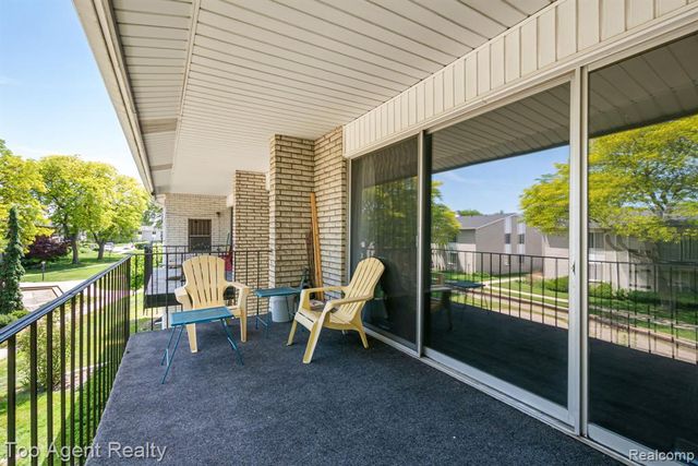 8657 Kennedy Circle 7, Warren, MI 48093