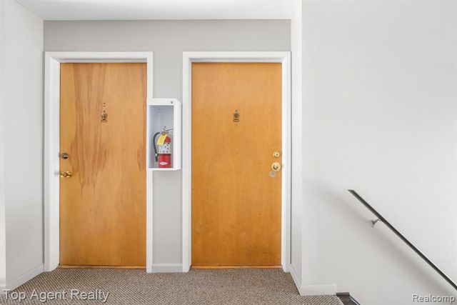 8657 Kennedy Circle 7, Warren, MI 48093