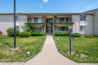 8657 Kennedy Circle 7, Warren, MI 48093