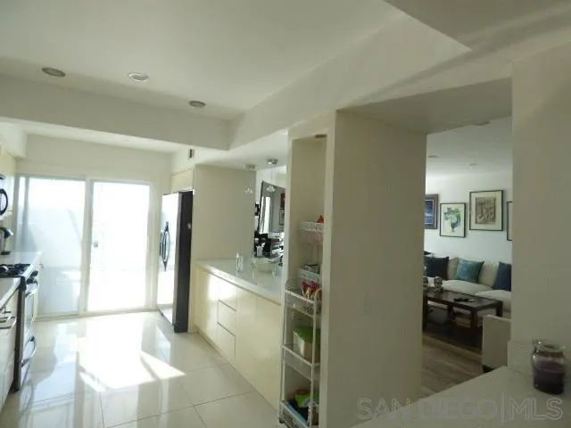 6743 Fashion Hills Blvd, San Diego, CA 92111