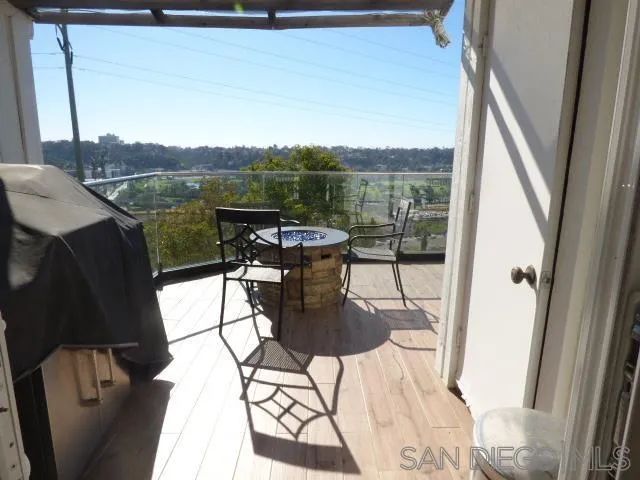 6743 Fashion Hills Blvd, San Diego, CA 92111