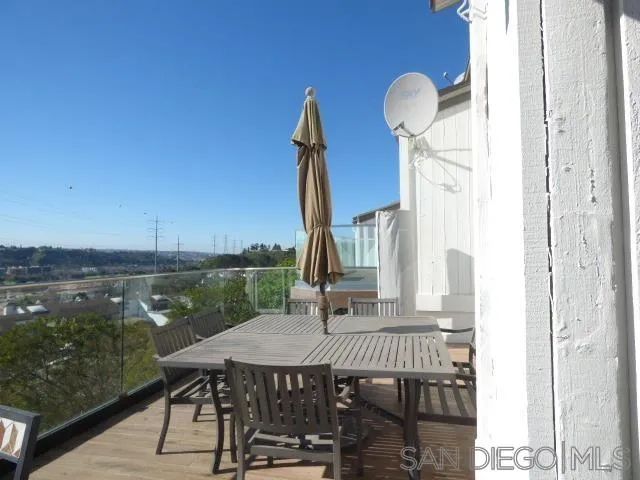 6743 Fashion Hills Blvd, San Diego, CA 92111