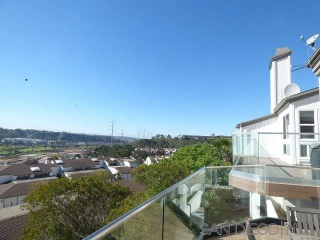 6743 Fashion Hills Blvd, San Diego, CA 92111