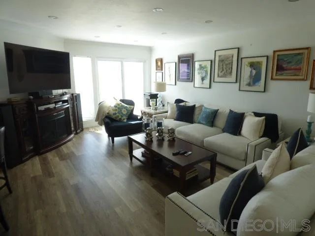 6743 Fashion Hills Blvd, San Diego, CA 92111