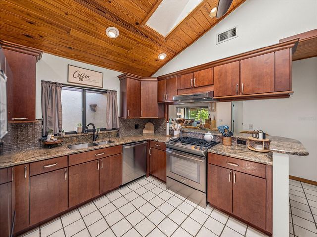 503 CLUB HOUSE DRIVE, Lake Wales, FL 33898