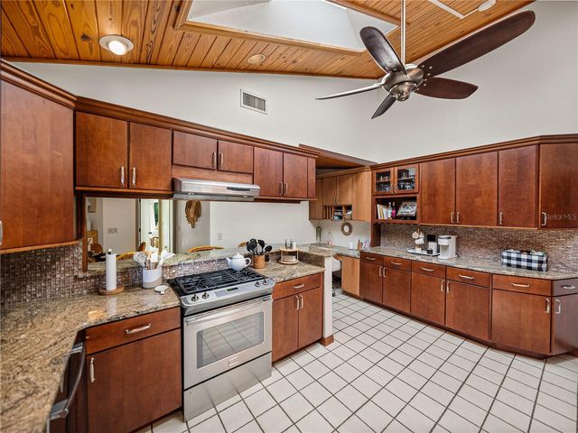 503 CLUB HOUSE DRIVE, Lake Wales, FL 33898