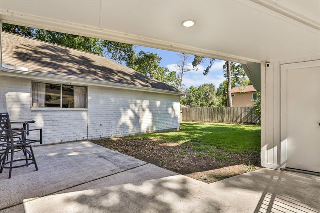 2703 Silver Falls Drive, Houston, TX 77339