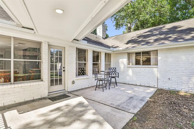 2703 Silver Falls Drive, Houston, TX 77339