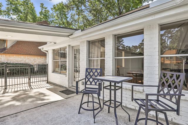 2703 Silver Falls Drive, Houston, TX 77339