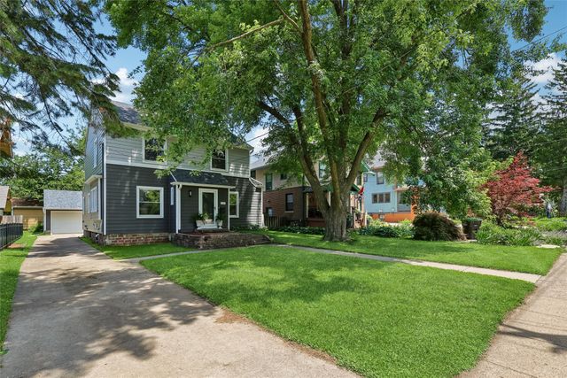 3217 Cottage Grove Avenue, Des Moines, IA 50311