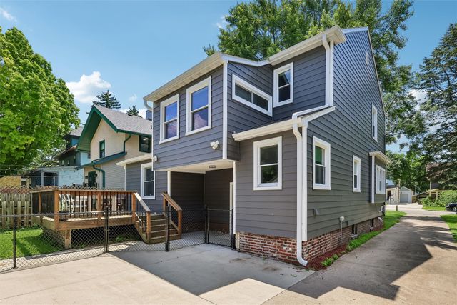 3217 Cottage Grove Avenue, Des Moines, IA 50311