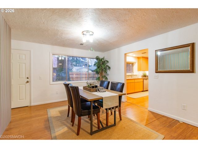 144 BRIARCLIFF Dr, Eugene, OR 97404