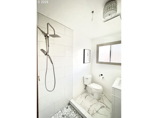 144 BRIARCLIFF Dr, Eugene, OR 97404