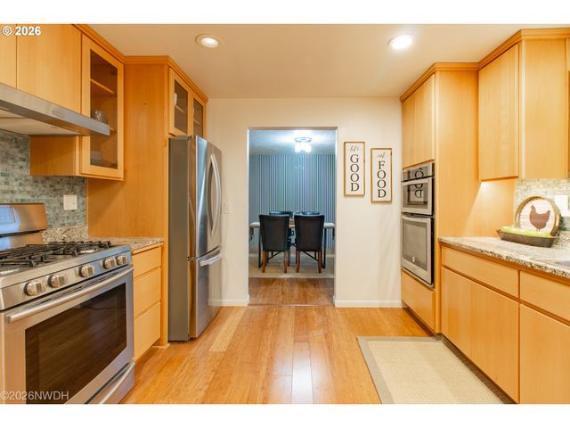 144 BRIARCLIFF Dr, Eugene, OR 97404