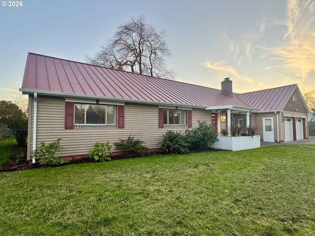 144 BRIARCLIFF Dr, Eugene, OR 97404