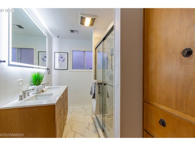 144 BRIARCLIFF Dr, Eugene, OR 97404