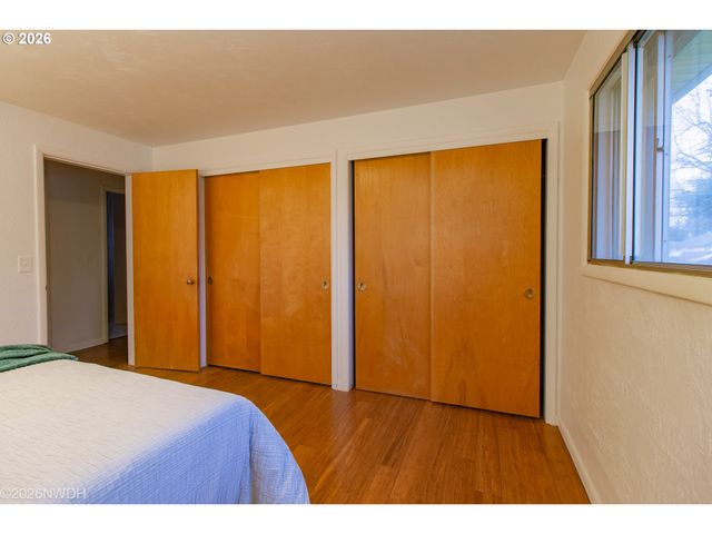 144 BRIARCLIFF Dr, Eugene, OR 97404