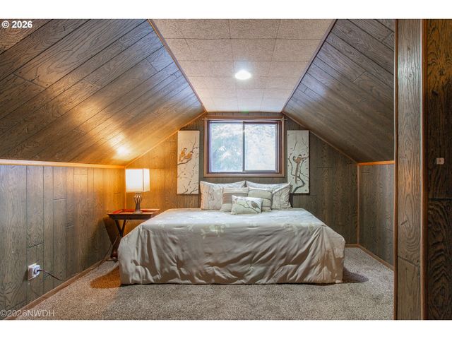 144 BRIARCLIFF Dr, Eugene, OR 97404