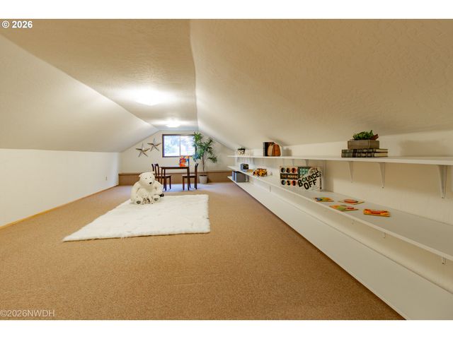 144 BRIARCLIFF Dr, Eugene, OR 97404