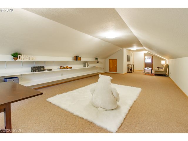 144 BRIARCLIFF Dr, Eugene, OR 97404