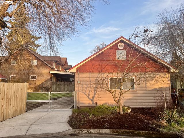 144 BRIARCLIFF Dr, Eugene, OR 97404