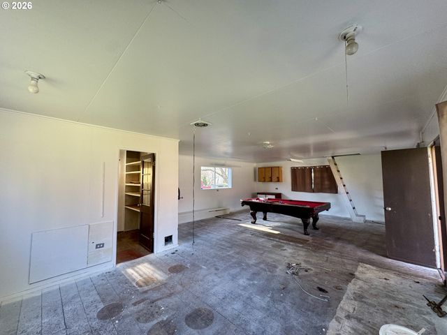 144 BRIARCLIFF Dr, Eugene, OR 97404