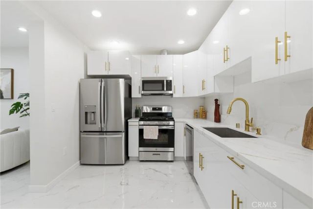 10012 Plainview Avenue, Tujunga, CA 91042