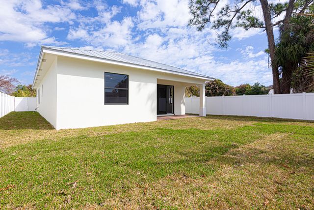 308 4th Street, Jupiter, FL 33458