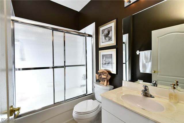 4692 Fairloop RUN, Lehigh Acres, FL 33973