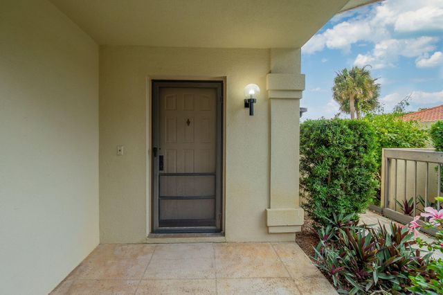 2880 Gettysburg Lane, West Palm Beach, FL 33409