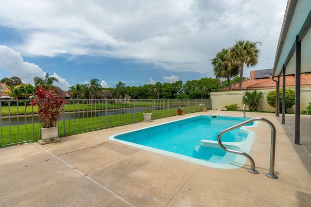 2880 Gettysburg Lane, West Palm Beach, FL 33409