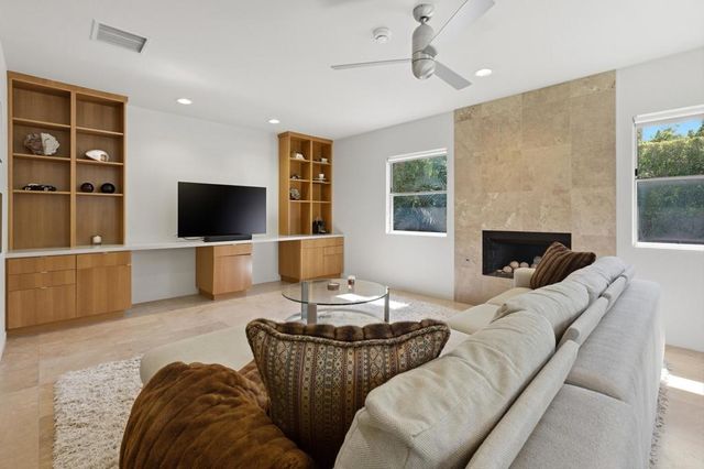 443 W Merito Place, Palm Springs, CA 92262