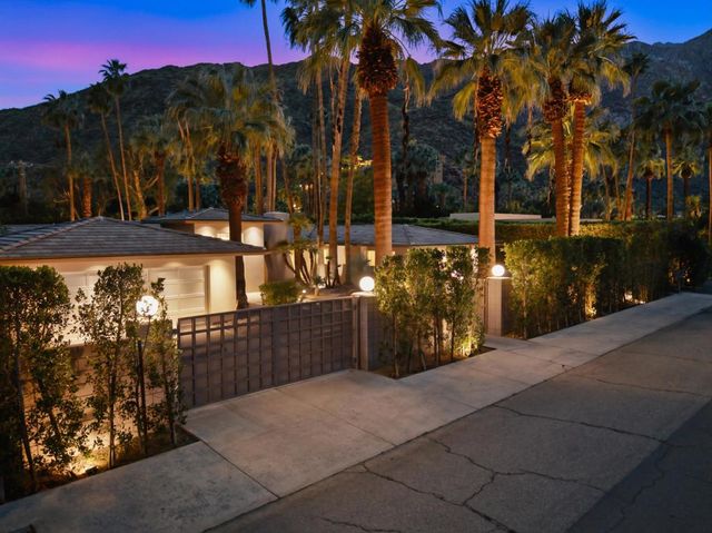 443 W Merito Place, Palm Springs, CA 92262