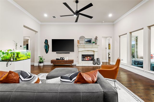 655 Creekway Drive, Irving, TX 75039